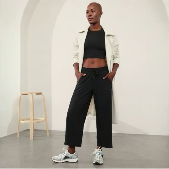 Athleta avenue wide leg crop pant 4 Black - Picture 2 of 16